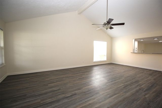 805 Willow Creek Drive, La Porte, TX 77571