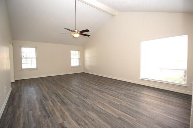 805 Willow Creek Drive, La Porte, TX 77571