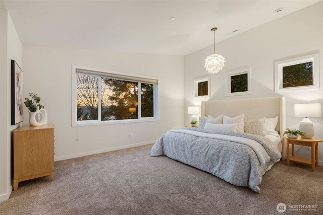 809 206th Avenue NE, Sammamish, WA 98074