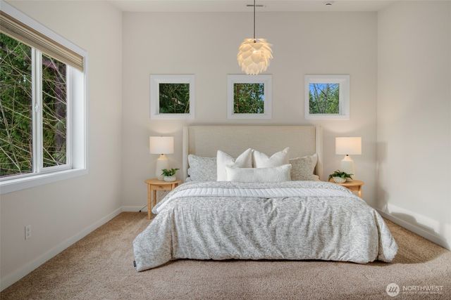 809 206th Avenue NE, Sammamish, WA 98074