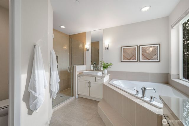 809 206th Avenue NE, Sammamish, WA 98074