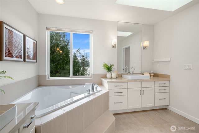 809 206th Avenue NE, Sammamish, WA 98074