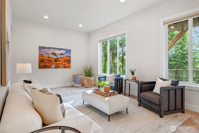 809 206th Avenue NE, Sammamish, WA 98074