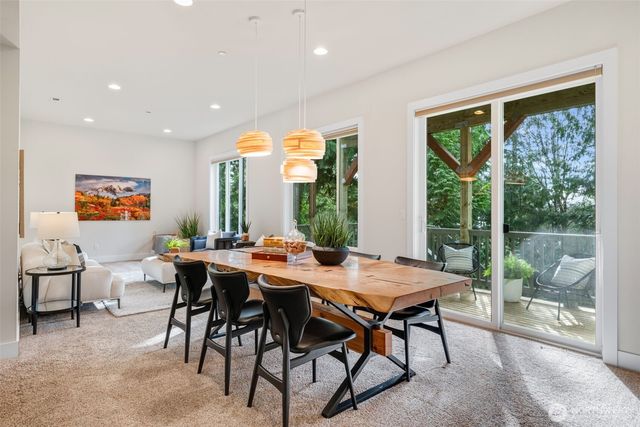 809 206th Avenue NE, Sammamish, WA 98074