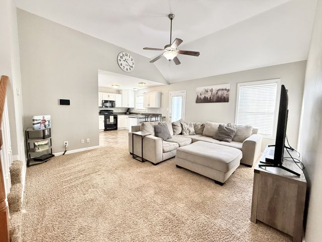 1337 Loren Cir, Clarksville, TN 37042