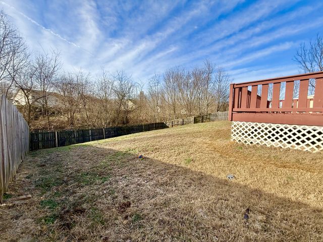 1337 Loren Cir, Clarksville, TN 37042