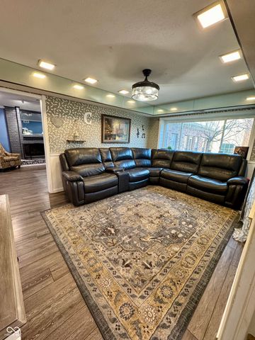 401 San Carlos Drive, Greenwood, IN 46142