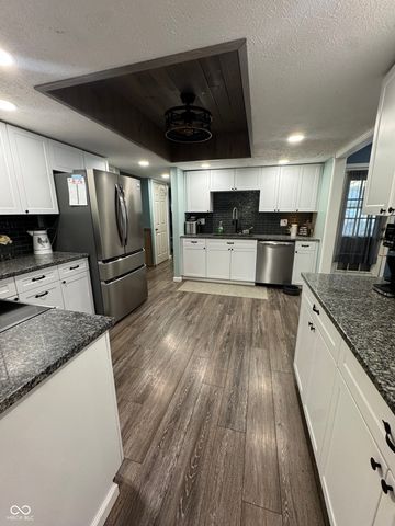 401 San Carlos Drive, Greenwood, IN 46142