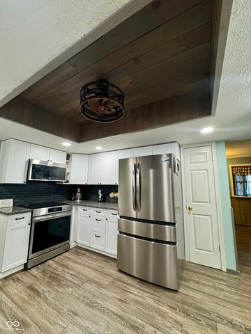 401 San Carlos Drive, Greenwood, IN 46142