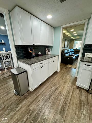 401 San Carlos Drive, Greenwood, IN 46142