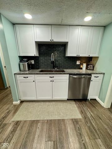 401 San Carlos Drive, Greenwood, IN 46142