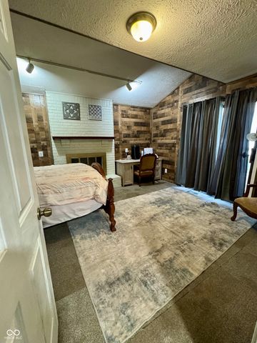 401 San Carlos Drive, Greenwood, IN 46142