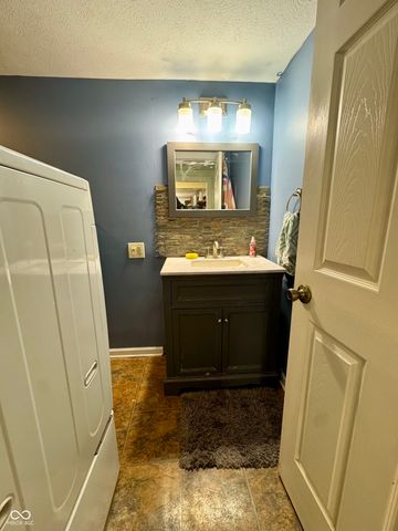 401 San Carlos Drive, Greenwood, IN 46142