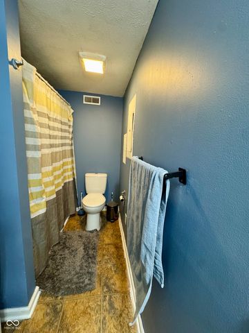 401 San Carlos Drive, Greenwood, IN 46142