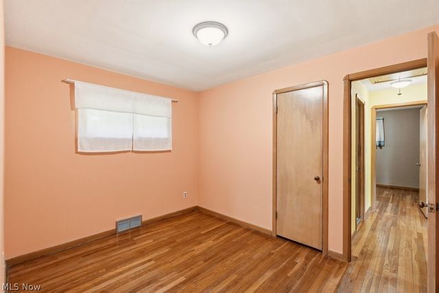 6524 Charles Road, North Olmsted, OH 44070
