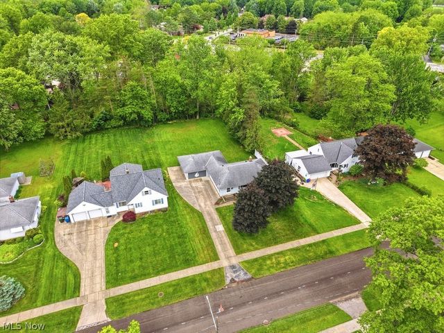6524 Charles Road, North Olmsted, OH 44070
