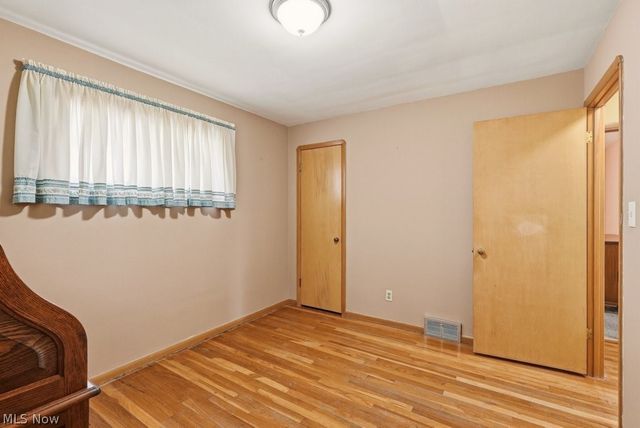6524 Charles Road, North Olmsted, OH 44070