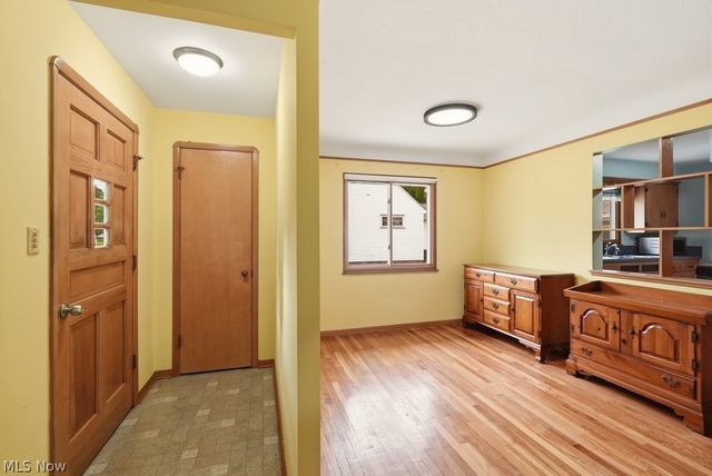 6524 Charles Road, North Olmsted, OH 44070