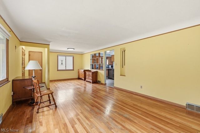 6524 Charles Road, North Olmsted, OH 44070