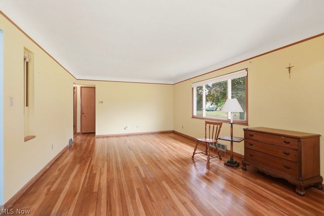 6524 Charles Road, North Olmsted, OH 44070