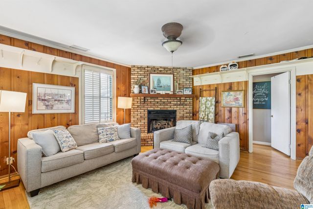 8013 S VALLEY ROAD, Pinson, AL 35126
