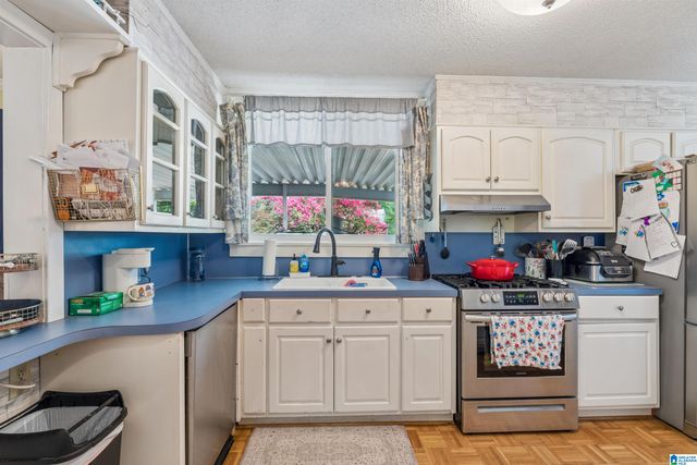 8013 S VALLEY ROAD, Pinson, AL 35126