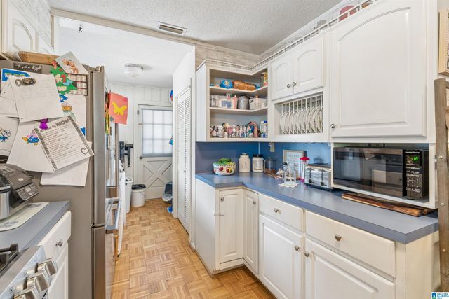 8013 S VALLEY ROAD, Pinson, AL 35126