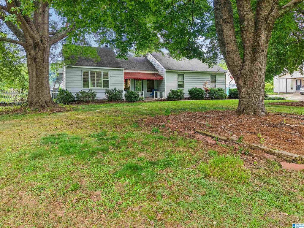 8013 S VALLEY ROAD, Pinson, AL 35126