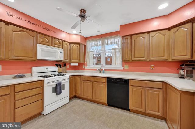 140 LAUREBA AVE, Stratford, NJ 08084