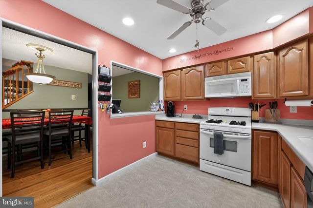 140 LAUREBA AVE, Stratford, NJ 08084