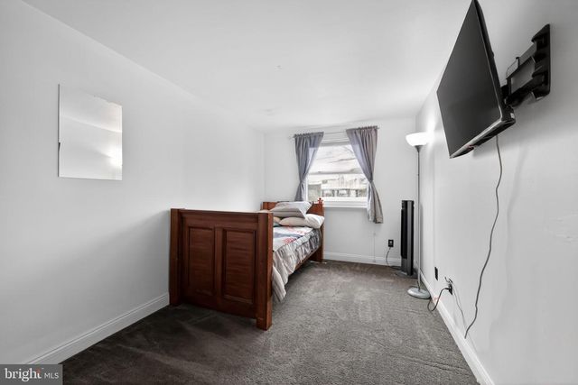 140 LAUREBA AVE, Stratford, NJ 08084