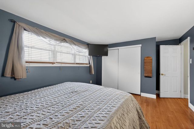 140 LAUREBA AVE, Stratford, NJ 08084