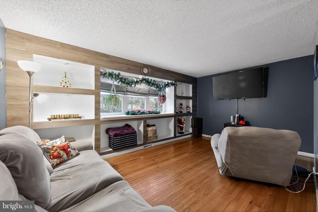 140 LAUREBA AVE, Stratford, NJ 08084