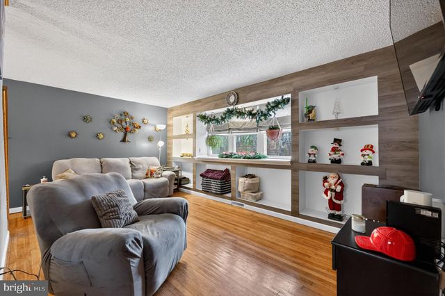 140 LAUREBA AVE, Stratford, NJ 08084