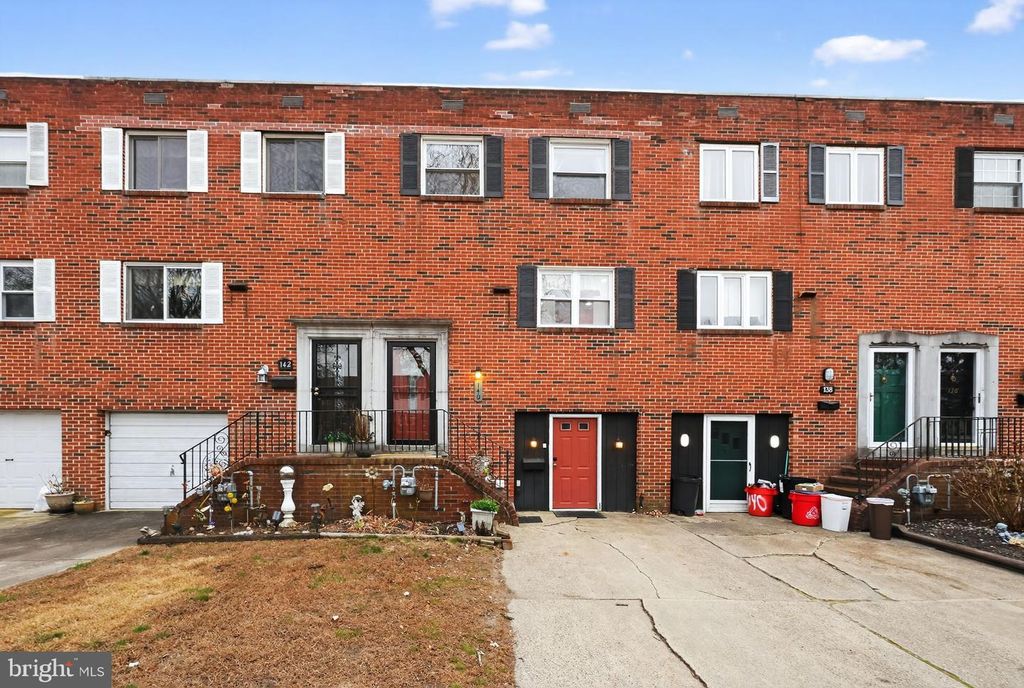 140 LAUREBA AVE, Stratford, NJ 08084