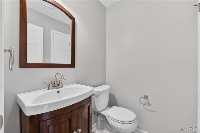 1038 Brooksgate Manor Drive, Kirkwood, MO 63122