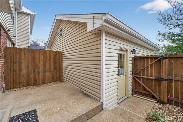 1038 Brooksgate Manor Drive, Kirkwood, MO 63122