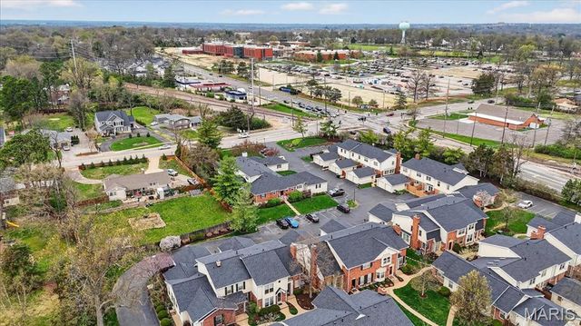 1038 Brooksgate Manor Drive, Kirkwood, MO 63122