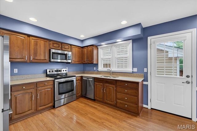 1038 Brooksgate Manor Drive, Kirkwood, MO 63122