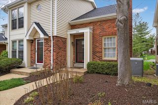 1038 Brooksgate Manor Drive, Kirkwood, MO 63122