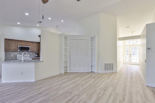 219 ISLAND WATER WAY, Apollo Beach, FL 33572