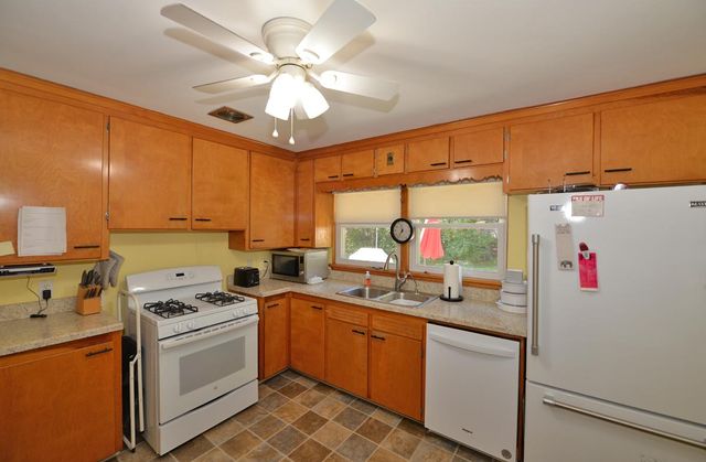 934 Illinois STREET, Racine, WI 53405