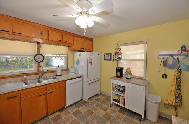 934 Illinois STREET, Racine, WI 53405