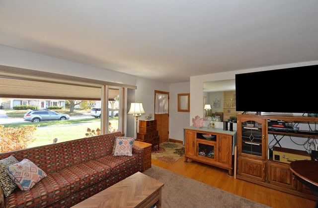 934 Illinois STREET, Racine, WI 53405