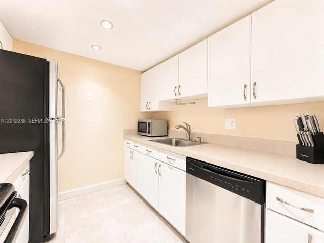 14421 N Kendall Dr 403m, Miami, FL 33186