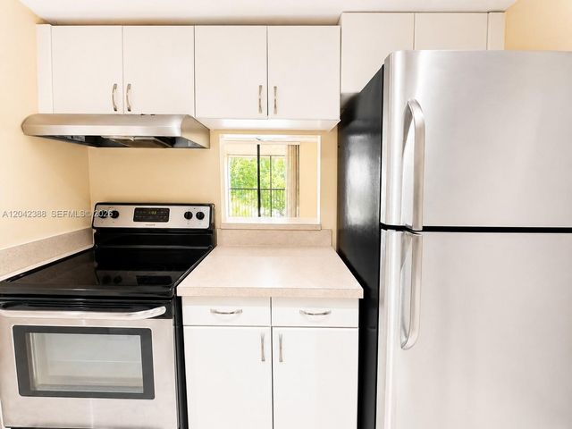 14421 N Kendall Dr 403m, Miami, FL 33186