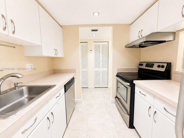 14421 N Kendall Dr 403m, Miami, FL 33186