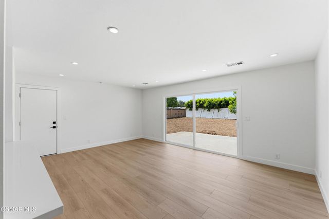 1554 Ahart Street, Simi Valley, CA 93065