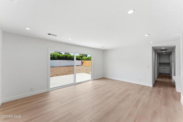 1554 Ahart Street, Simi Valley, CA 93065