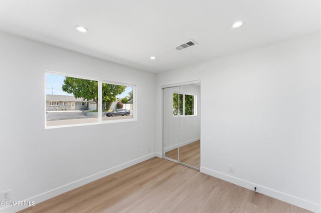 1554 Ahart Street, Simi Valley, CA 93065